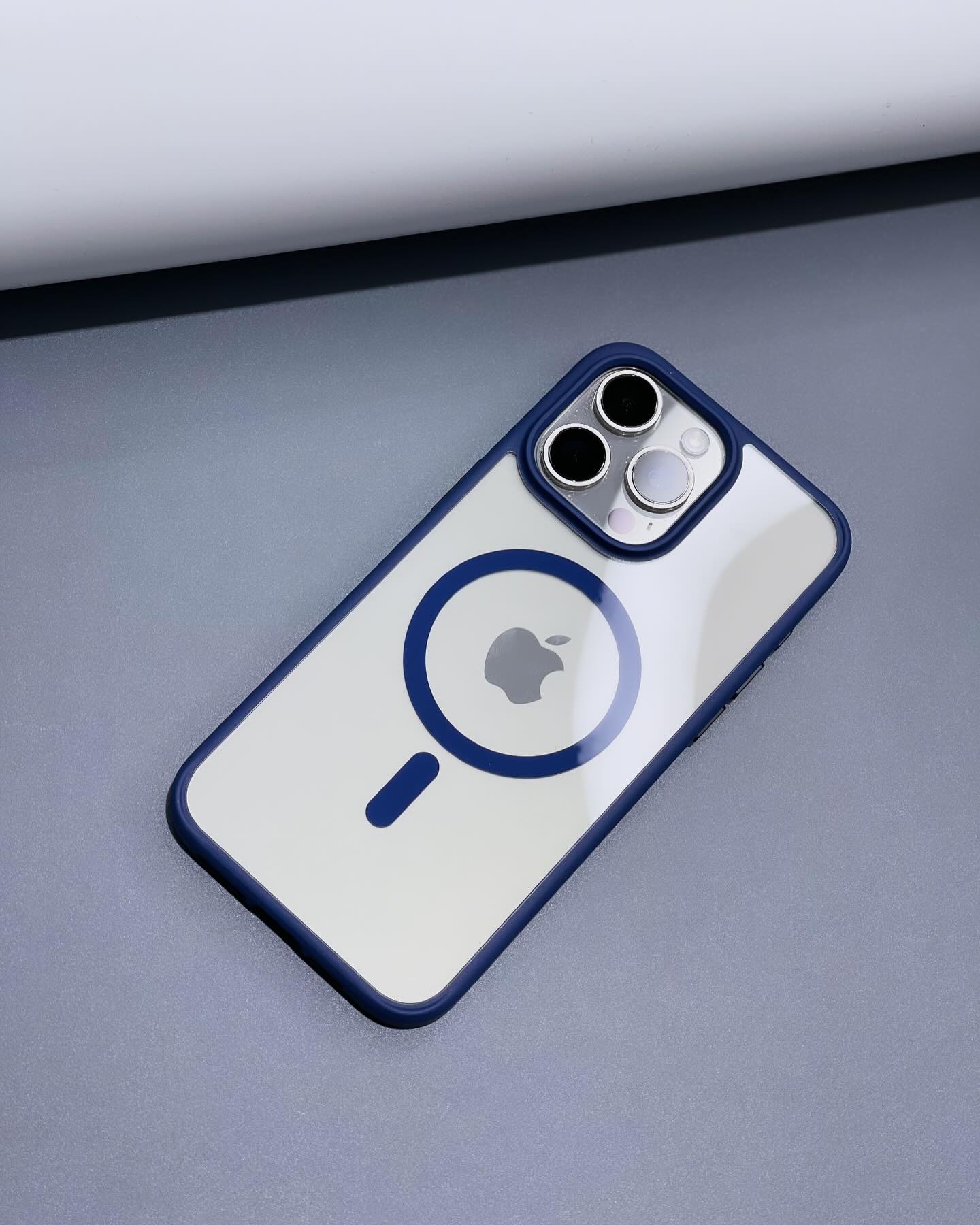 Magsafe Transparent Clear Airskin Border Case 🛠️(FLAT 50% OFF)