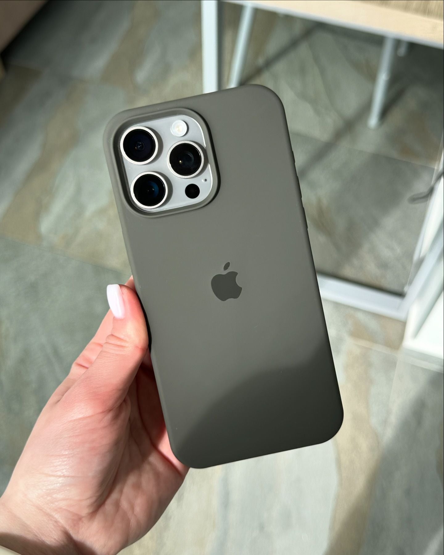 Natural Titanium (Light Grey) Silicon Case With Soft Padding 🩶