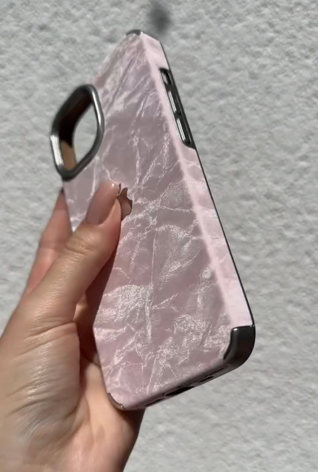 Silk Luxe Case with a Premium Textured Feel 💨